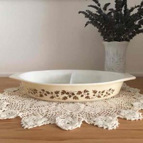 Pyrex Golden Acorn Divided Dish