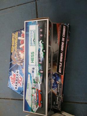 Hess 1992 18 wheeler and racer