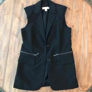 MK black vest