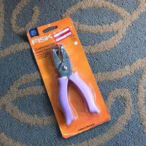 BNIP Fiskars 1/4" Hole Punch