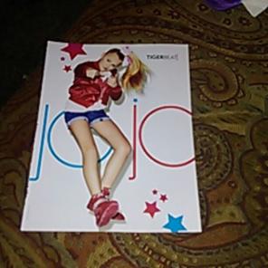 JOJO 8x10 Pin-Up!