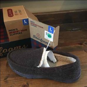 Dearfoams men's slippers size large