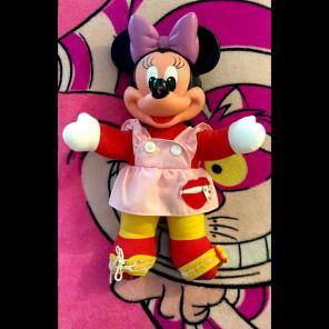VINTAGE MINNIE MOUSE LEARN TO DRESS 15"