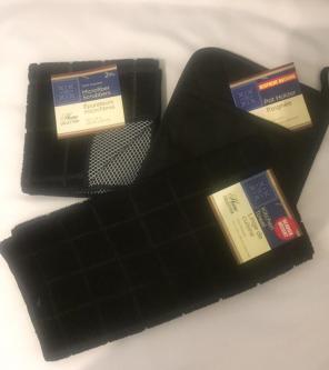 Kitchen Towels And Potholder Set