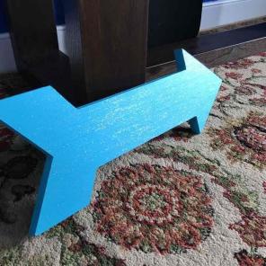 Blue arrow letter decor