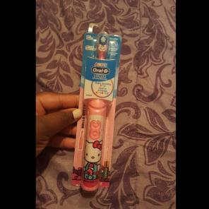 HELLO KITTY TOOTHBRUSH BUNDLE