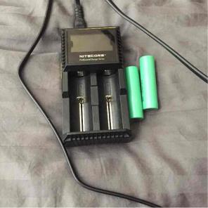 Nitecore Charger w 4 Batteries