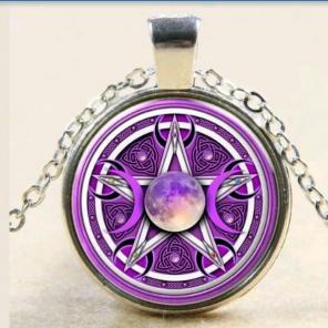 Wicca tripple.moon necklace w bonus item