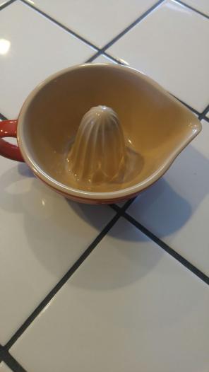 Le creuset red juicer
