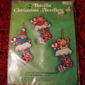 VTG BUCILLA CHRISTMAS NEEDLECRAFT 2338