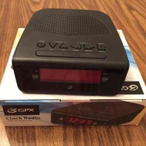 GPX everyday clock radio with dual alarm