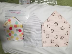 3 GIRL bibs