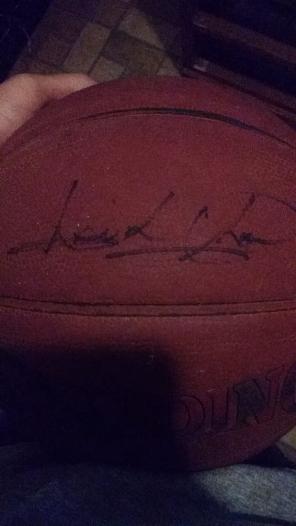 Isaiah Thomas autograph✔