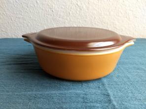 Pyrex casserole 471