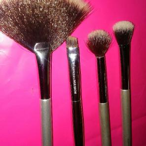 It cosmetics makeup brush bundle