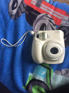 fujifilm instant camera polaroid