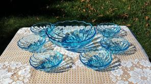 Hazel Atlas Blue Colonial Swirl bowl set