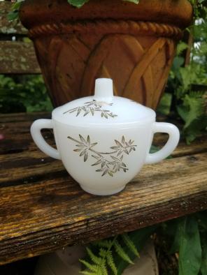 Federal Glass Golden Glory Sugar Bowl
