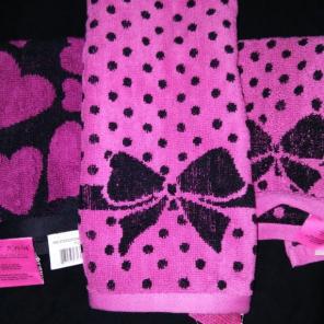 NEW Betsey Johnson Towels NWT FREE SHIP