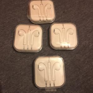 Earbuds (4 Pairs)