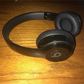 Wireless All-Black Beats