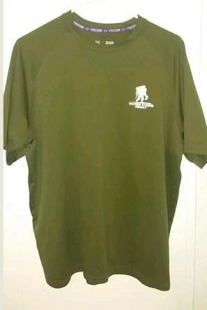 Men's lot of 3 Under Armour XL shirts