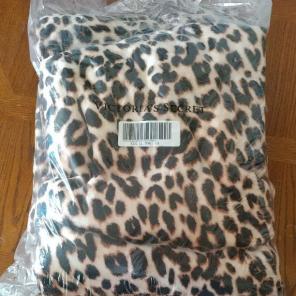 Victoria's Secret Pink leopard sherpa