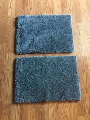 Like New Bath Rugs