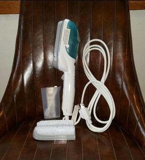 Tobi brand travel steamer