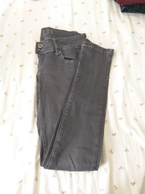 GUESS grey skinny jeans w 26