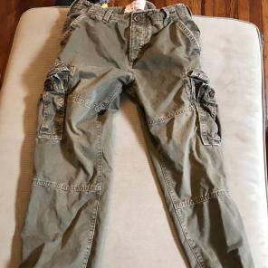 Hollister Cargos