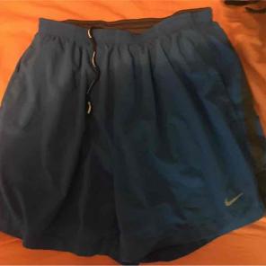 Nike running shorts sz large never worn