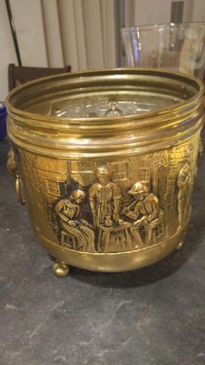 Brass colored Americana container
