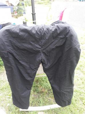 Reversible ski pants