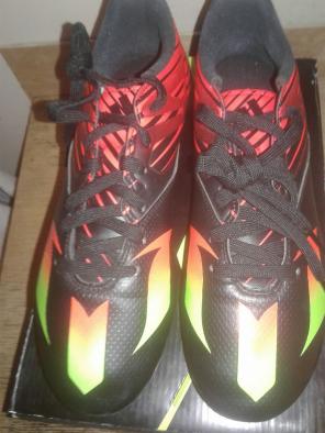 ML10 soccer cleats