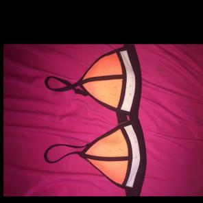 Triangl Bikini Top