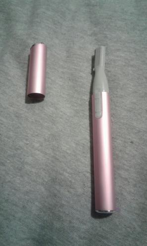 Electric eyebrow shaper