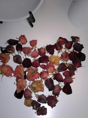 Decor: dried rosebuds and rose petals