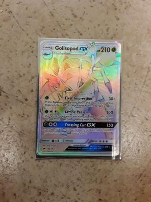 HYPER RAINBOW RARE Golisopod Full Art GX