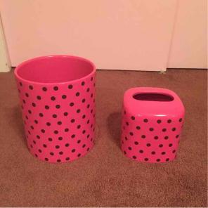 Matching garbage can and tissue box