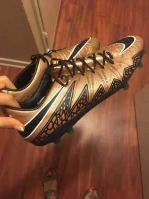 Men's Nike Cleats Size 9
