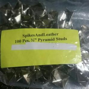 Silver Pyramid Studs (100 pcs.)