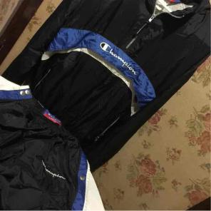 Champion men's nylon jogging suite. Med.