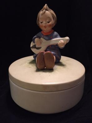 Joyful Banjo Hummel Dish With Lid