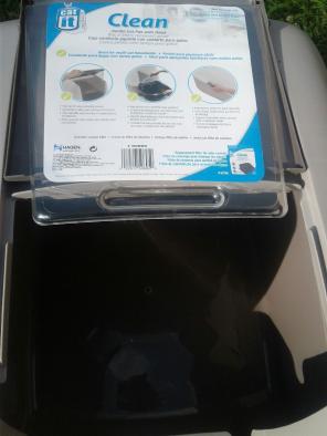 Jumbo cat pan with hood