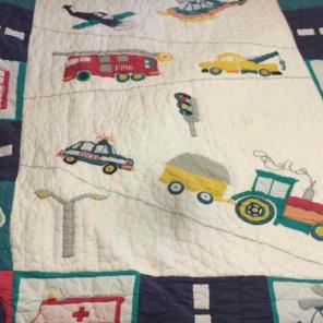 Twin size quilt & shams