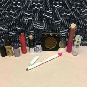 Lot of damaged makeup Too Faced, Benefit