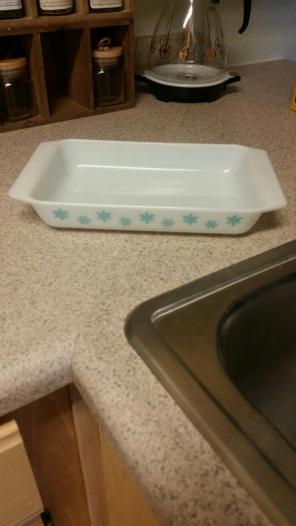 Pyrex Snowflake pan