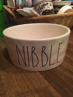 Rea Dunn Nibble pet bowl