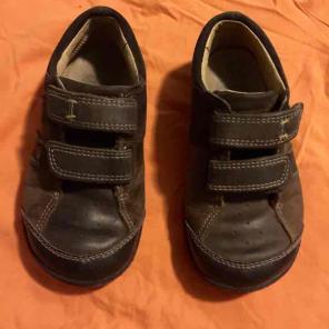 Clarks leather shoes, good shape!